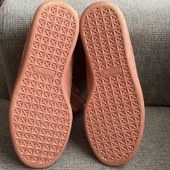 Puma suede pink ribbon lace sneakers size 5 - Picture 8 of 9